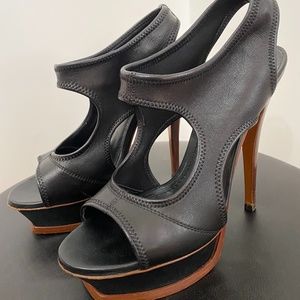Yves Saint Laurent Black Leather Heels